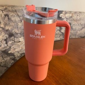 Stanley Adventure Quencher 40 oz briefly used. No straw.